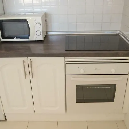 2 Bedroom In Apartment *