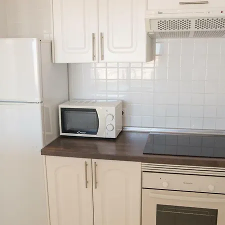 2 Bedroom In Apartment *